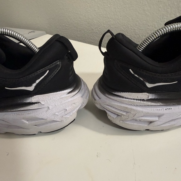 Hoka Bondi 8 Men's Black Athletic Shoes - Picture 7 of 10